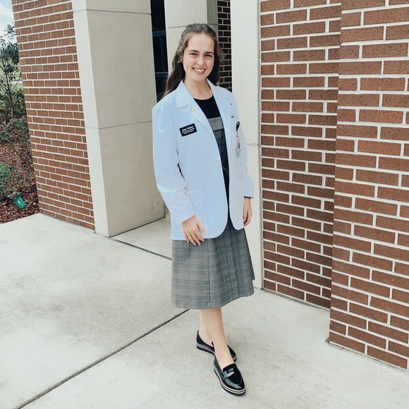 Meet your Posher, Anna - Picture 6 of 7